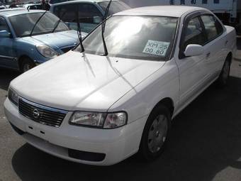 2002 Nissan Sunny Pictures