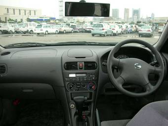 2002 Nissan Sunny Pictures