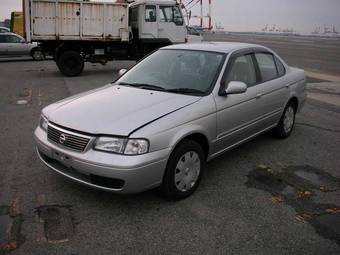 2002 Nissan Sunny Pictures