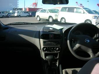 2002 Nissan Sunny Pictures