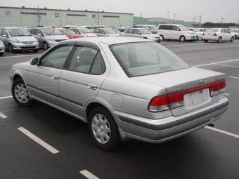 2002 Nissan Sunny Photos