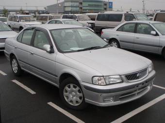 2002 Nissan Sunny Pictures