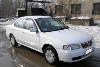 2002 Nissan Sunny Photos