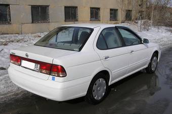 2002 Nissan Sunny Photos