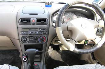 2002 Nissan Sunny Photos