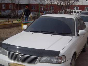 2002 Nissan Sunny Pictures