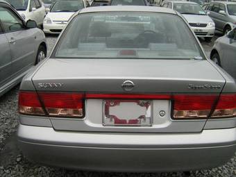 2002 Nissan Sunny Pictures