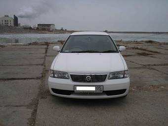 2002 Nissan Sunny Photos