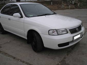 2002 Nissan Sunny Photos