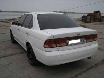 2002 Nissan Sunny Pictures