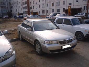 2002 Nissan Sunny Photos