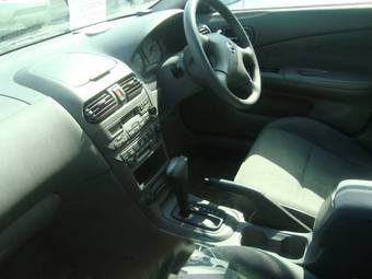 2002 Nissan Sunny Images