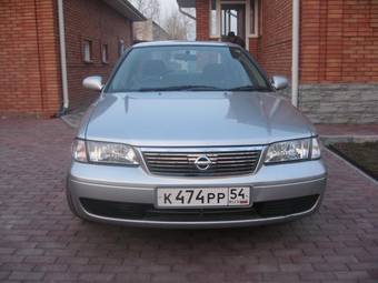 2002 Nissan Sunny Pictures