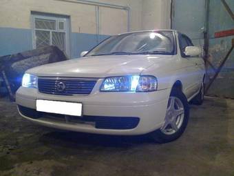 2002 Nissan Sunny Photos