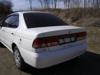 2002 Nissan Sunny Pictures