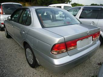 2002 Nissan Sunny Pictures