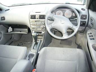 2002 Nissan Sunny Photos