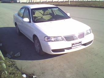 2002 Nissan Sunny Images