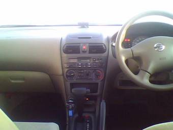 2002 Nissan Sunny Photos