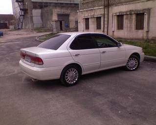 2002 Nissan Sunny Photos