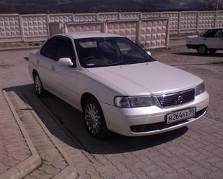 2002 Nissan Sunny Photos