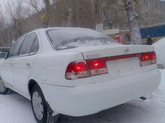 2002 Nissan Sunny Photos