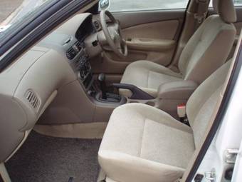 2002 Nissan Sunny Pictures