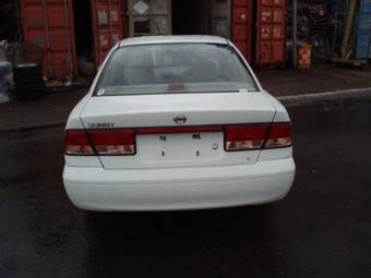 2002 Nissan Sunny Photos