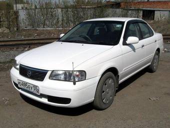 2002 Nissan Sunny Photos