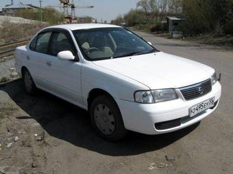 2002 Nissan Sunny Photos