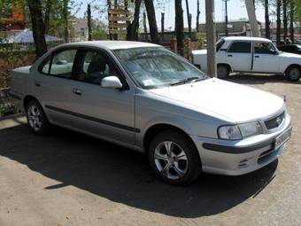 2002 Nissan Sunny Photos