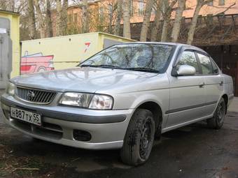 2002 Nissan Sunny Photos