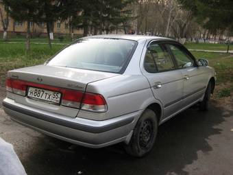 2002 Nissan Sunny Photos