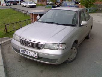 2002 Nissan Sunny Photos