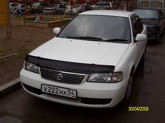 2002 Nissan Sunny Photos