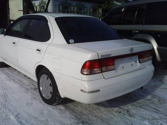 2002 Nissan Sunny Pictures