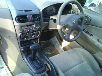 2002 Nissan Sunny Photos