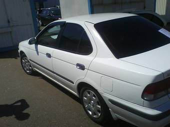 2002 Nissan Sunny Photos