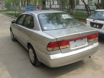 2002 Nissan Sunny Pics