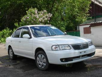 2002 Nissan Sunny Photos