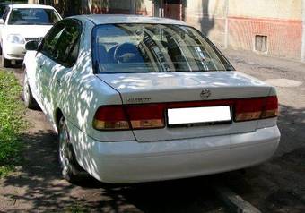 2002 Nissan Sunny Photos