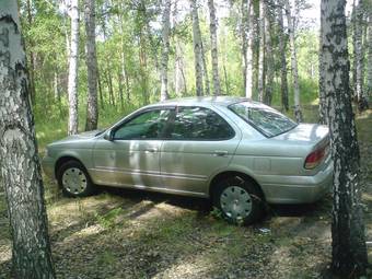 2002 Nissan Sunny Photos