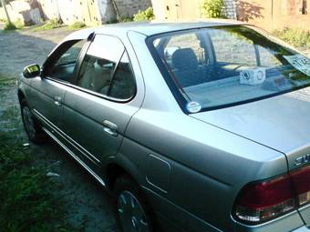 2002 Nissan Sunny Photos