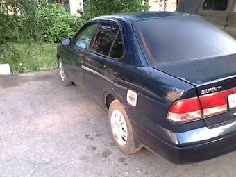 2002 Nissan Sunny Pictures