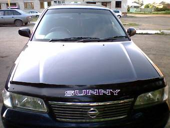 2002 Nissan Sunny Photos