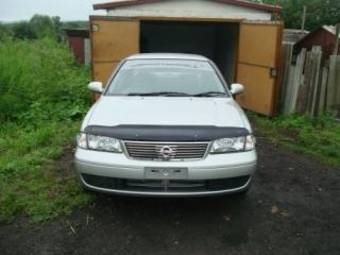 2002 Nissan Sunny Photos