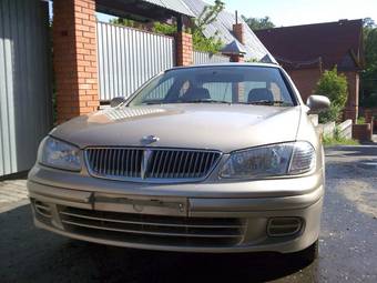 2002 Nissan Sunny Photos