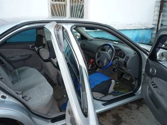 2002 Nissan Sunny Photos