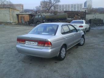 2002 Nissan Sunny Pictures