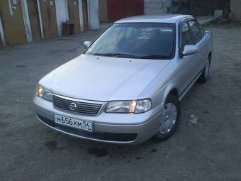 2002 Nissan Sunny Pictures